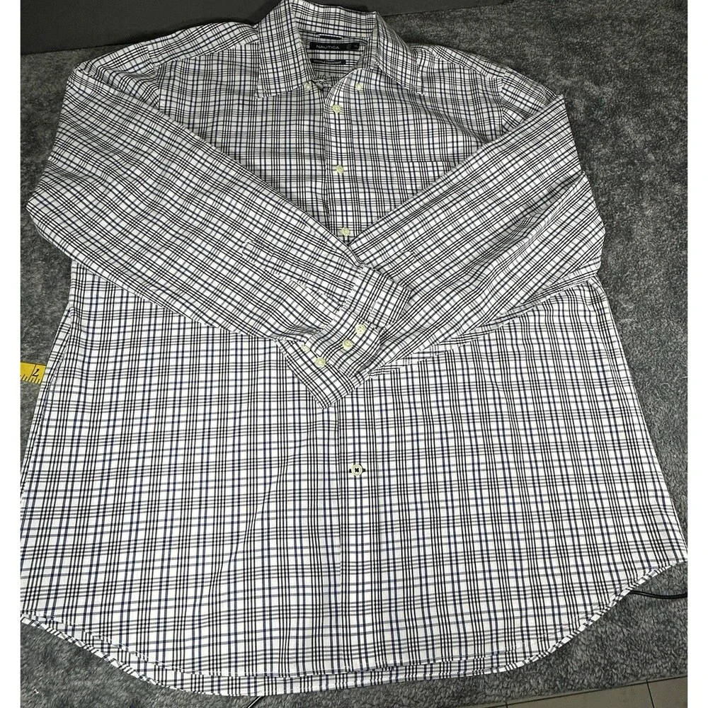Nautica Men's XL Long Sleeve Button Up Plaid Shirt - Wrinkle Resistant